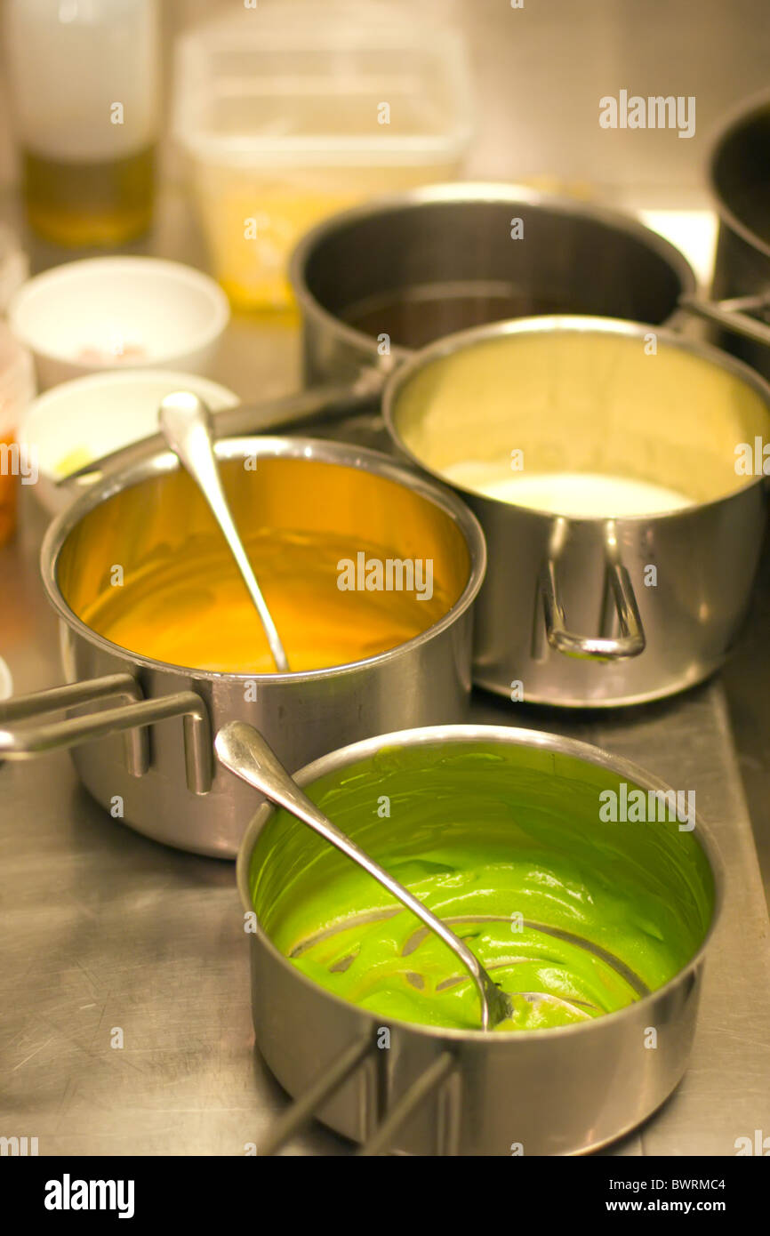 Detail der Küche im Restaurant Ensemble, in Kopenhagen, Dänemark. Stockfoto