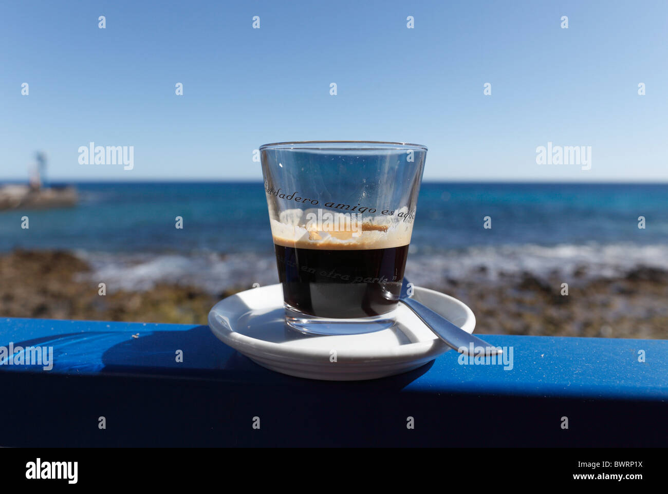 Glas schwarzer Kaffee, Café Solo, Espresso, Arrieta, Lanzarote, Kanarische Inseln, Spanien, Europa Stockfoto