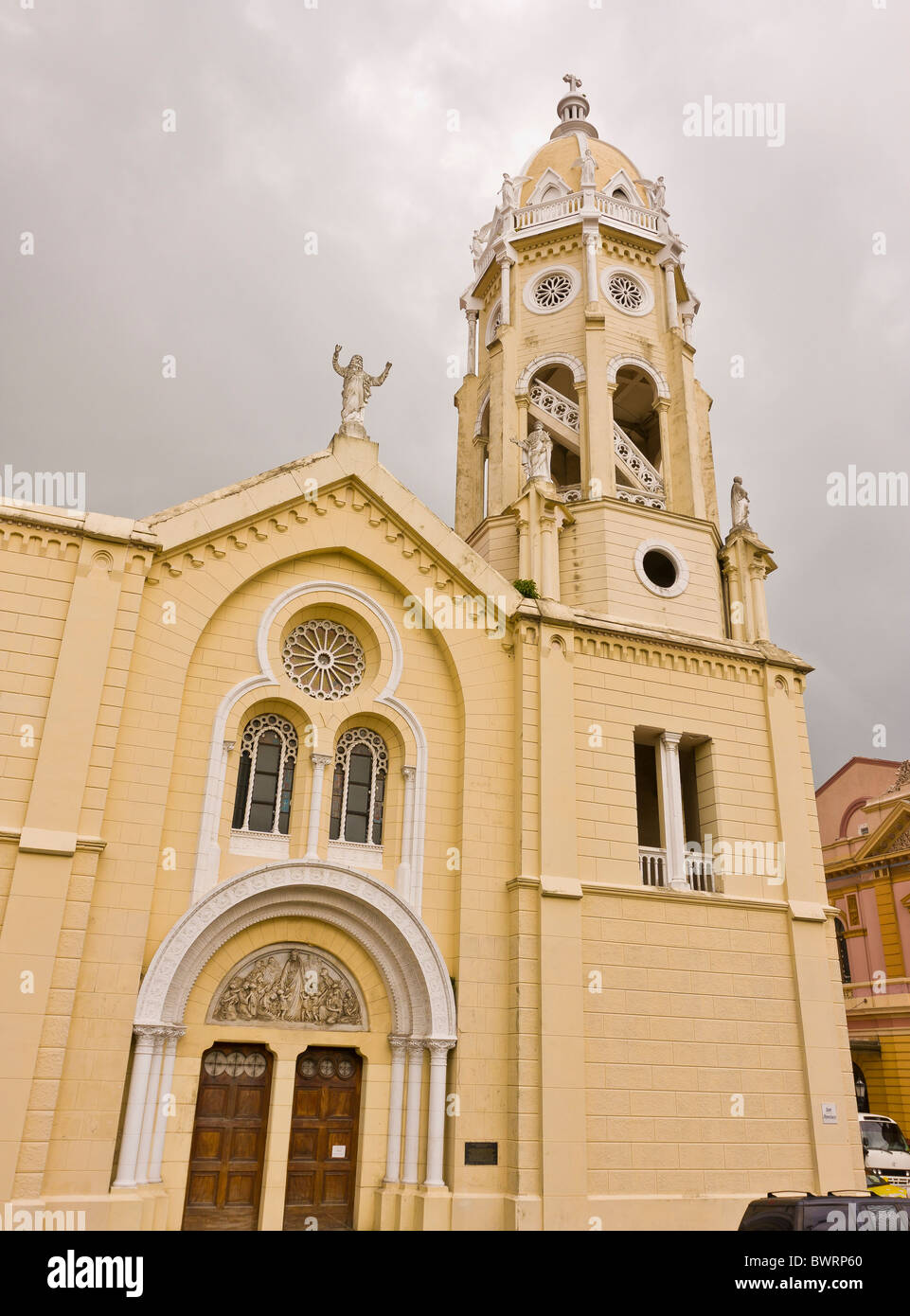 PANAMA-Stadt, PANAMA - Kirche, Plaza Bolivar in Casco Viejo, historischen Zentrum der Stadt. Stockfoto