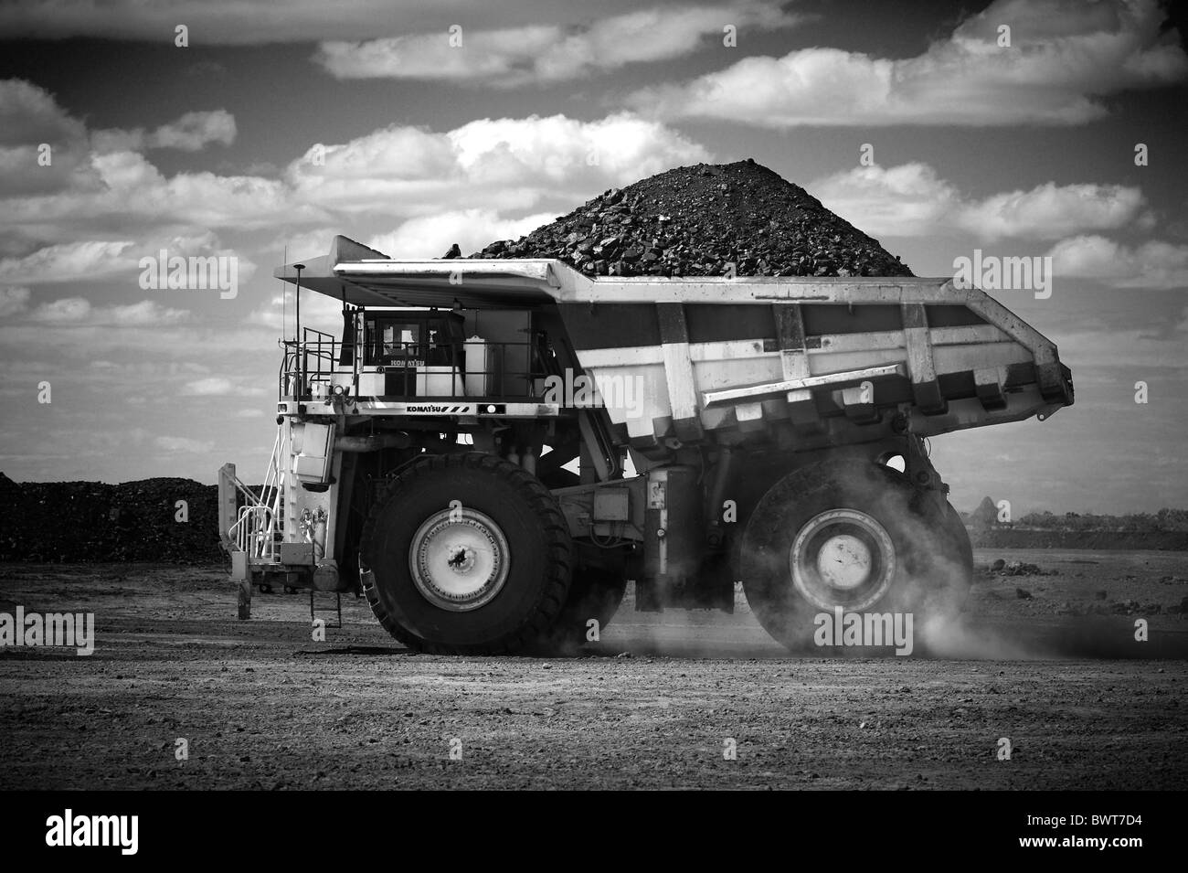 Komatsu 830E Bergbau Muldenkipper Stockfoto