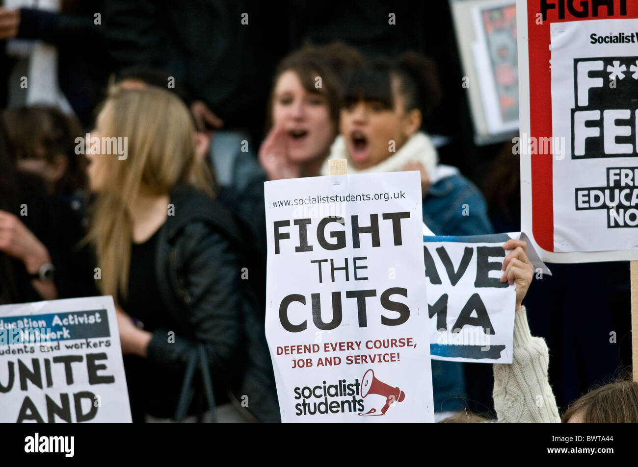 Plakate an einer Demonstration gegen die Regierung Bildung Schnitte. Foto von Gordon Scammell Stockfoto