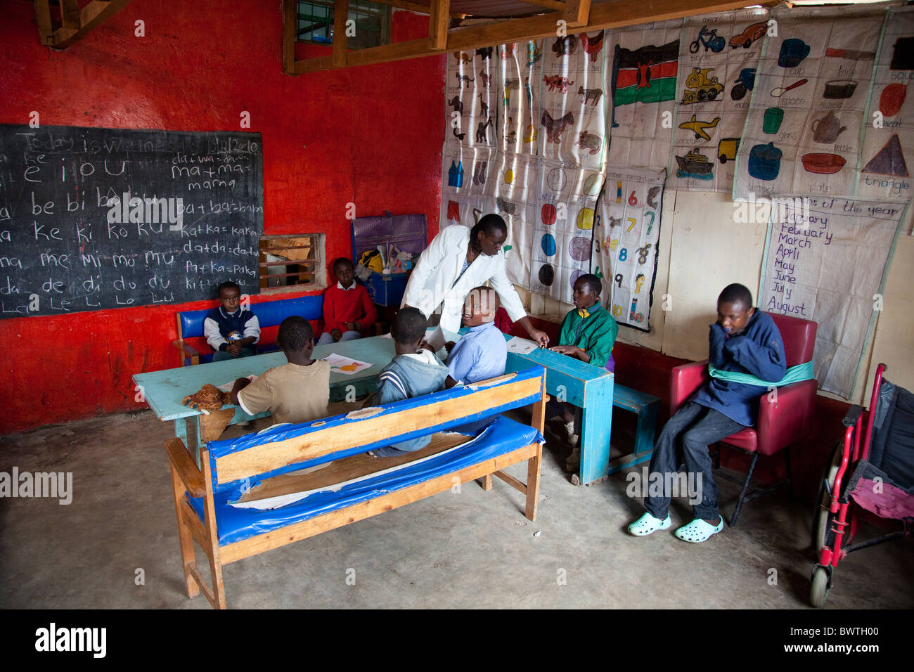 Mit besonderen Bedürfnissen Kinder im Maji Mazuri Kinderhaus, Nairobi, Kenia Stockfoto