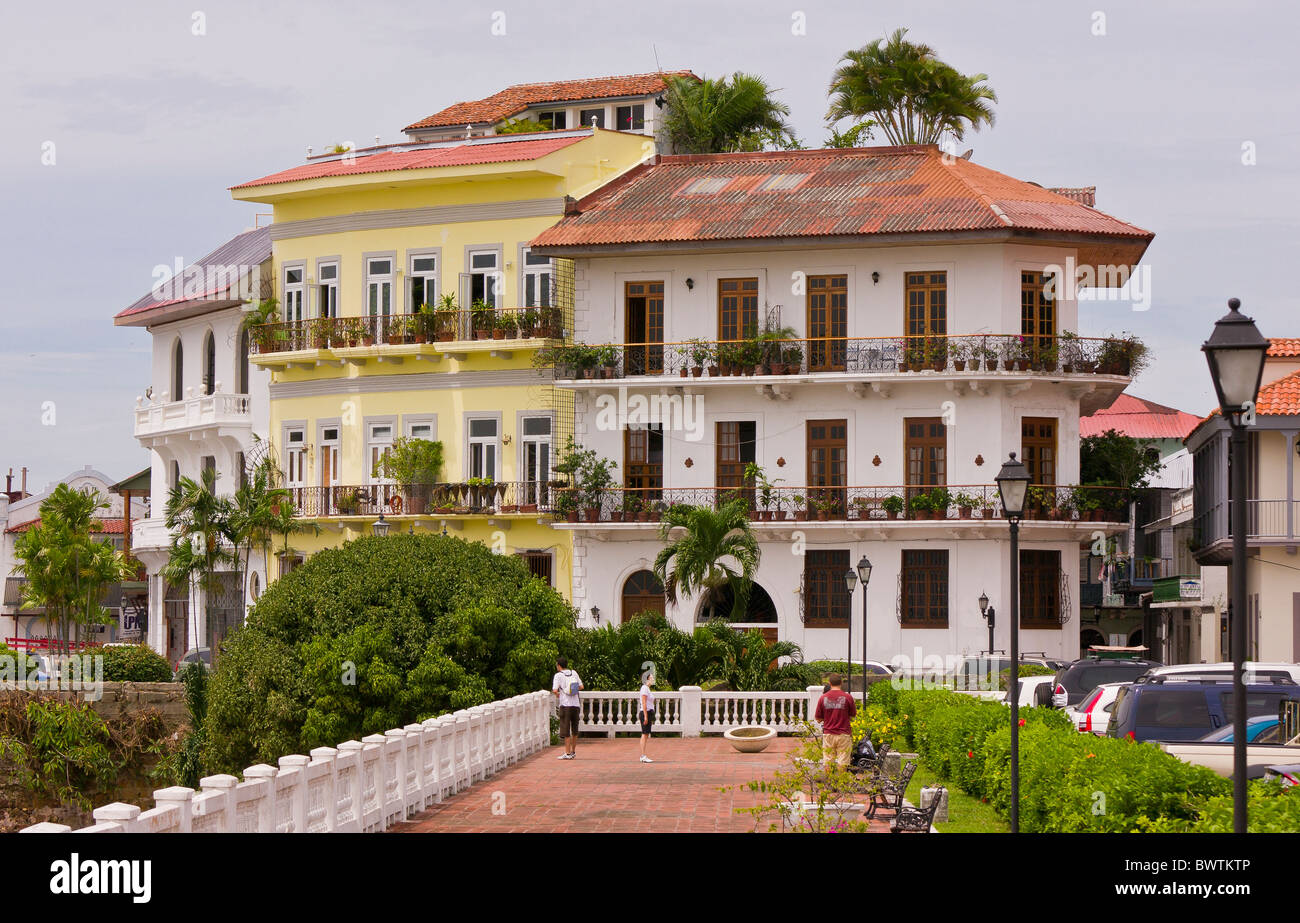 Panama Stadt Panama Wohnen Am Wasser Und Gehweg Casco Viejo Altstadt Stockfotografie Alamy