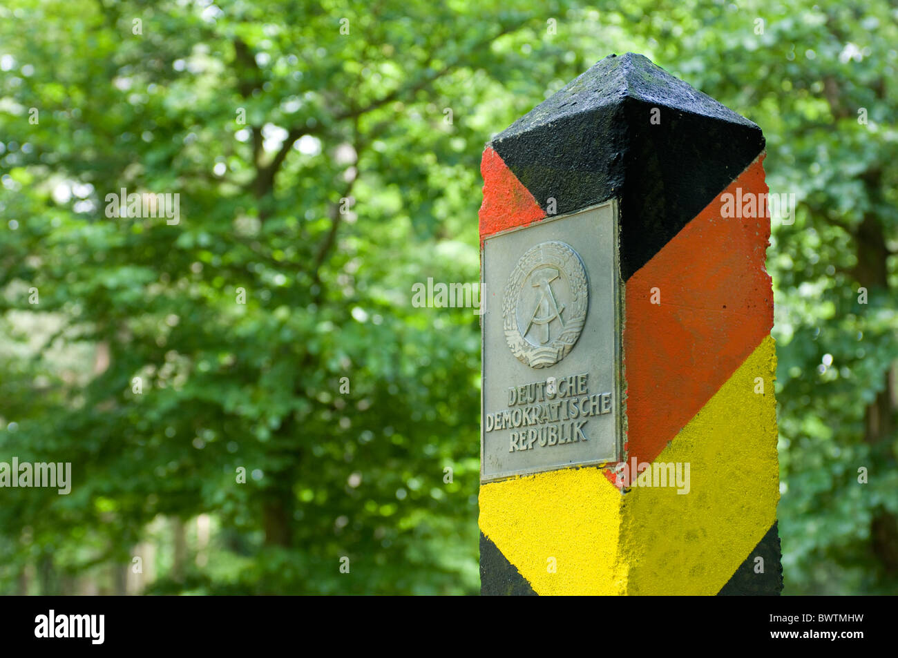 Grenzstein der DDR Stockfoto