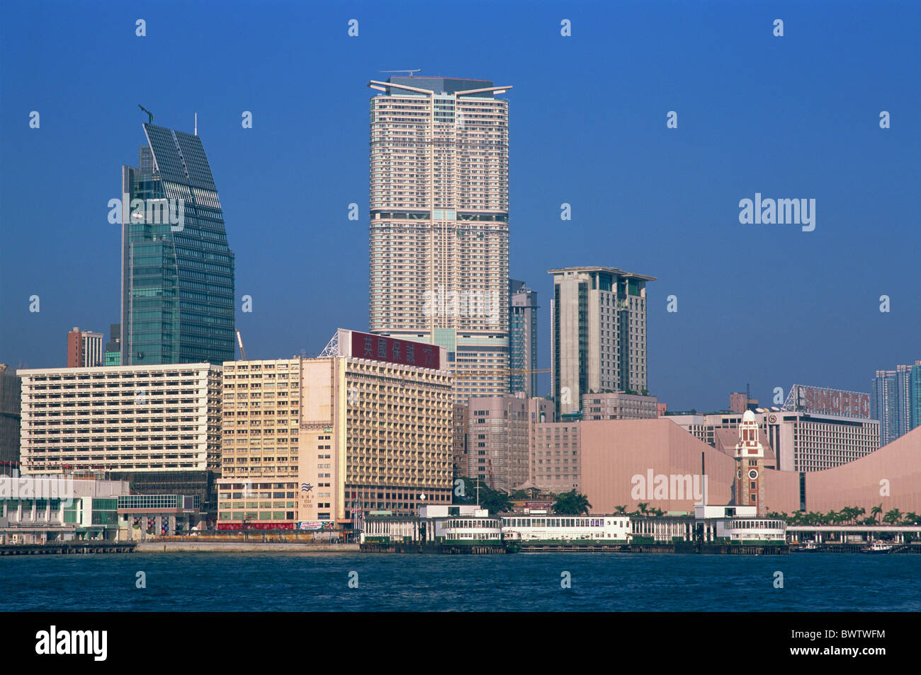 China Asien Hong Kong Asia Kowloon Tsim Sha Tsui Skyline Stadtbild Wolkenkratzer moderne Gebäude-Architektur Stockfoto