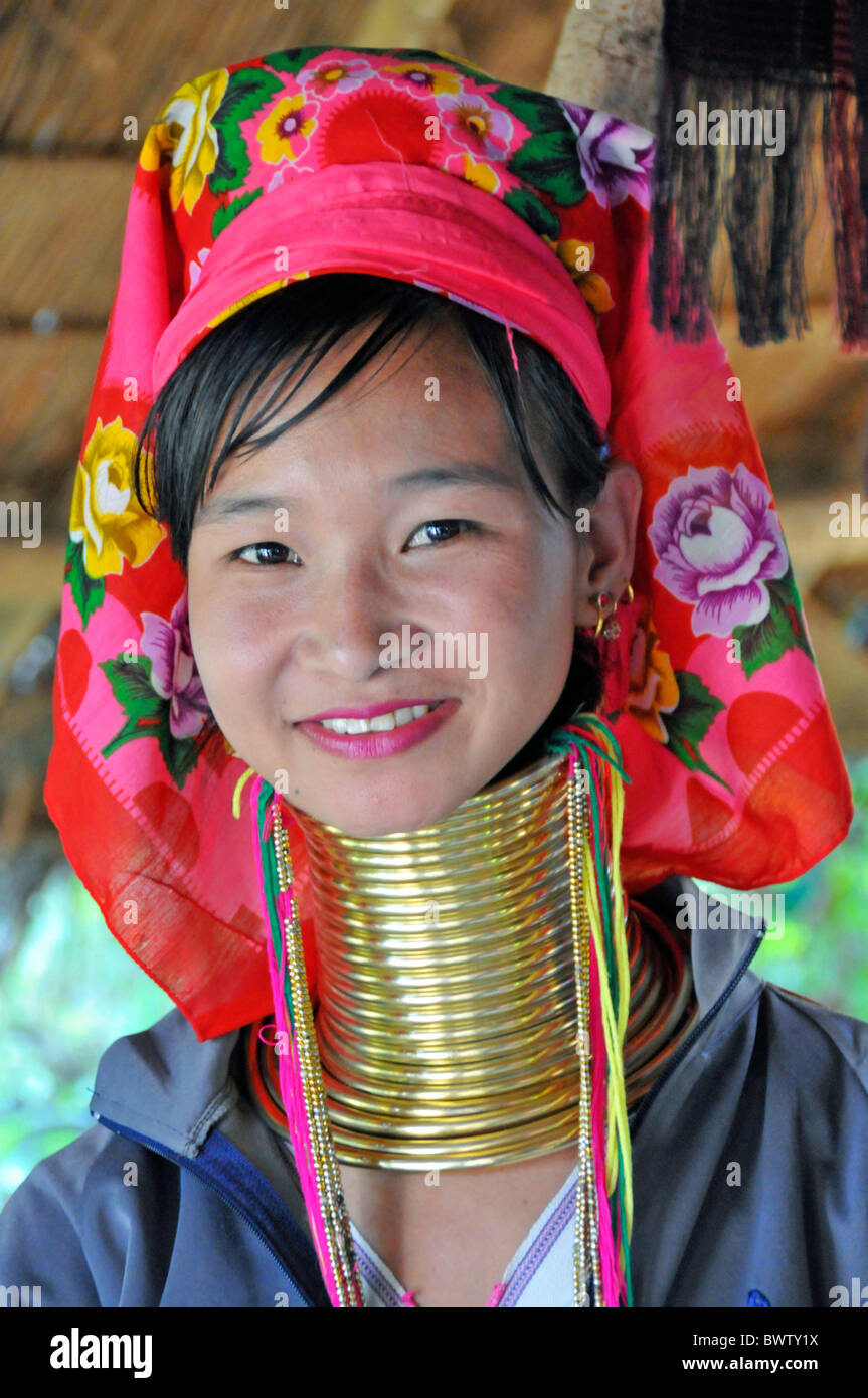 Thailand-Burma Grenze Bereich Refugge Flüchtlinge lange Hals Frauen Lae Kur Kayan Frau Porträt Asien Armband Hals Stockfoto
