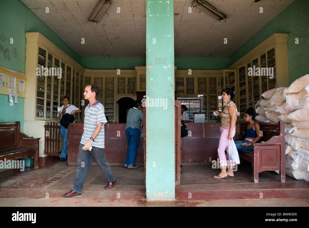 Apotheke an der Hauptstraße in Vinales, Provinz Pinar Del Rio, Kuba. Stockfoto