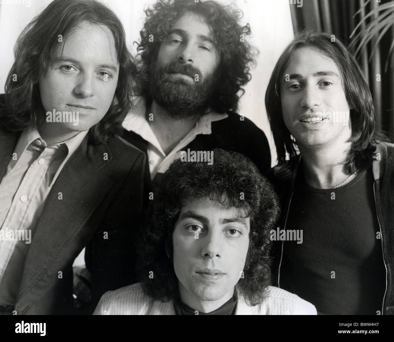 10cc Promo-Foto der UK-pop-Gruppe über 1973. L: Eric Stewart, Kevin Godley, Graham Gouldman (lower) Lol Creme Stockfoto