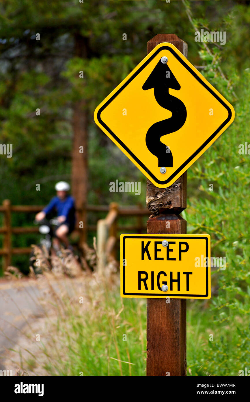 Mountain-Bike-Fahrer unterwegs Stockfoto