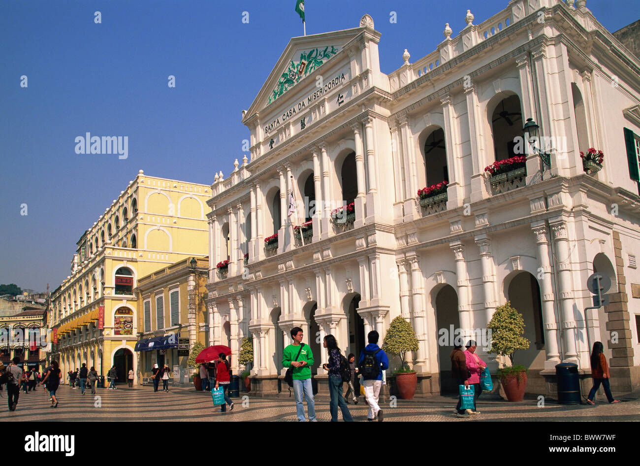 Asia China Asien Macau Stadt Senado Square Largo Senado Santa Casa da Misericordia Heilige Haus der Barmherzigkeit Paveme Stockfoto