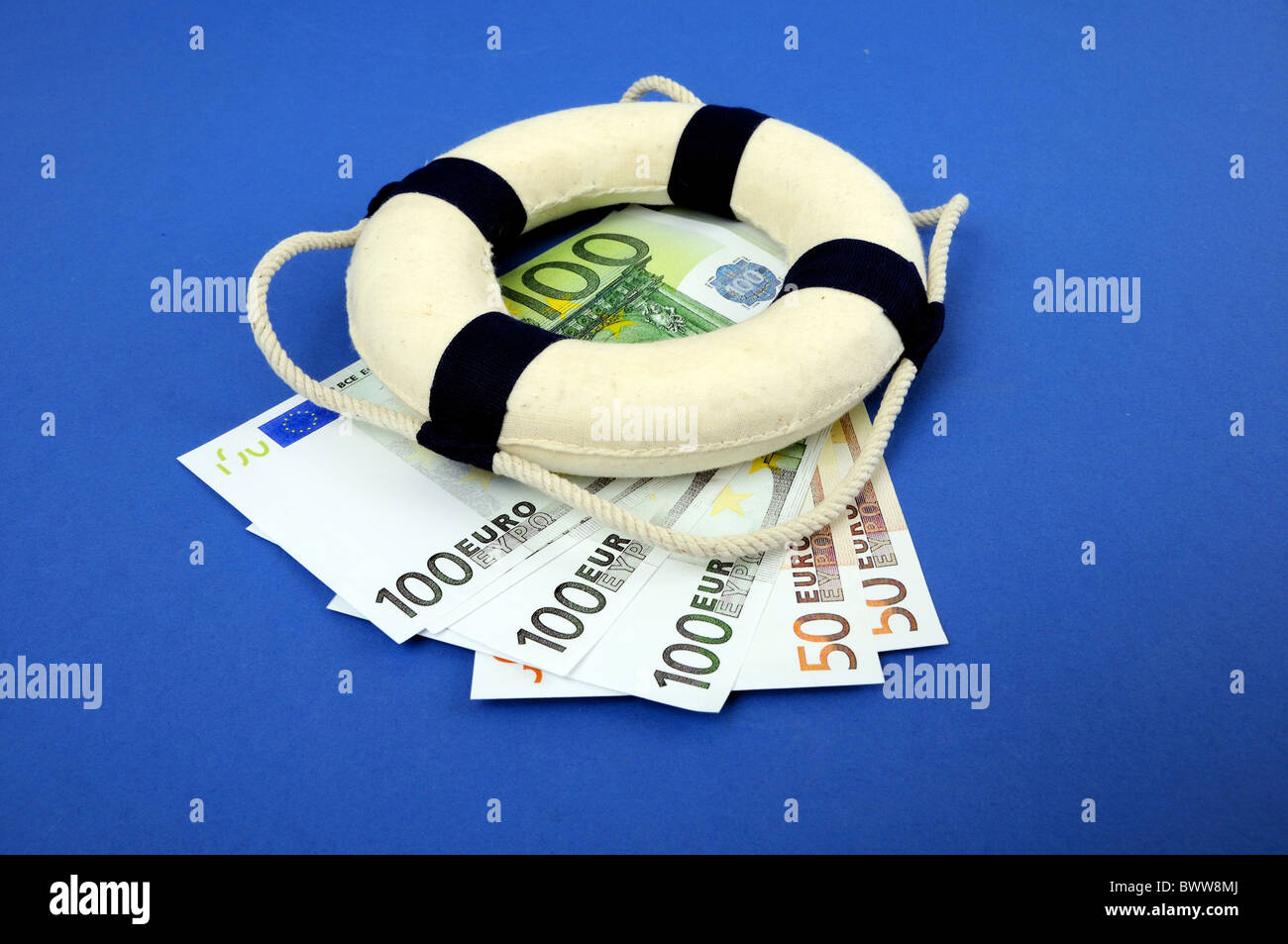 Wirtschaft Wirtschaftskrise Finanzen Euro Banknoten Rechnungen Rettung Ring Rettungsring Märkte sicherlich symbol Stockfoto