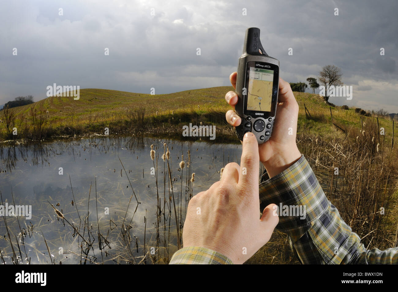 GPS-Mapping Inhaber Gerät Rand Süßwasser Stockfoto