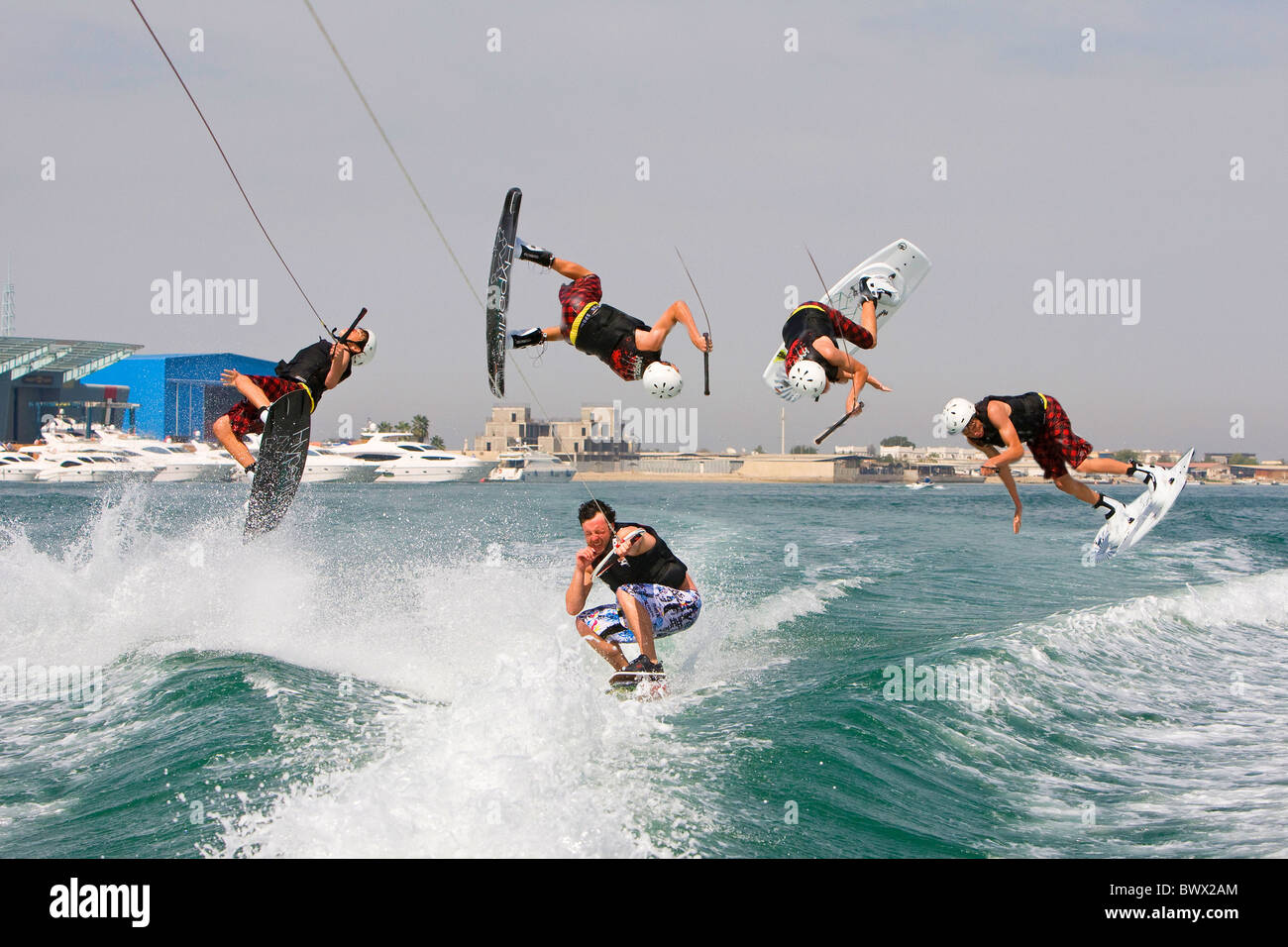 Wake Boarden Umm al-Quwain, Vereinigte Arabische Emirate, Naher Osten Stockfoto