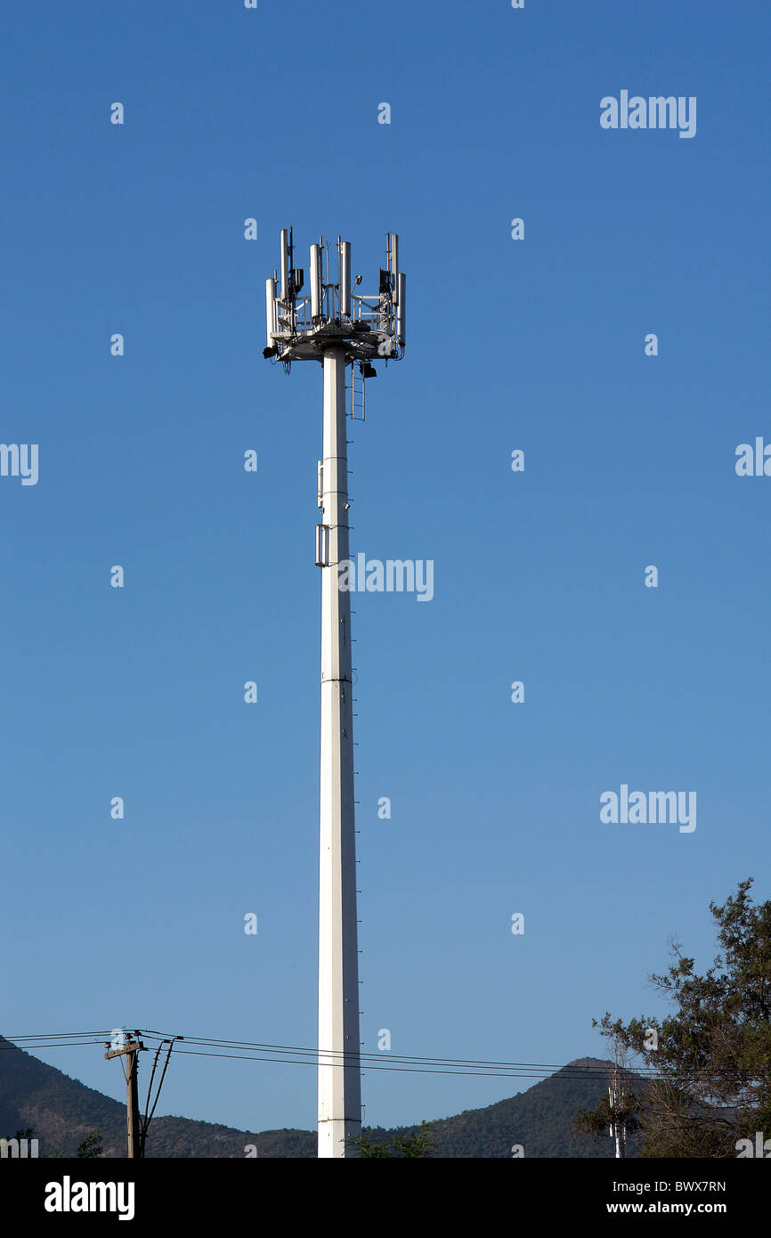 Antenne für Mobilfunk in der ganzen Stadt Stockfoto