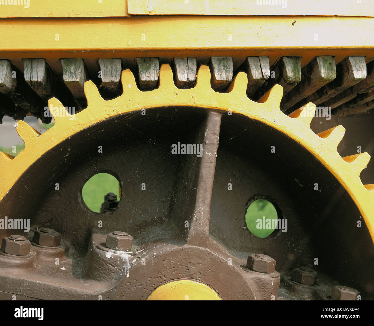 Mechanik Zahnrad Detail gelb hölzernen Streifen Industrie Stockfoto
