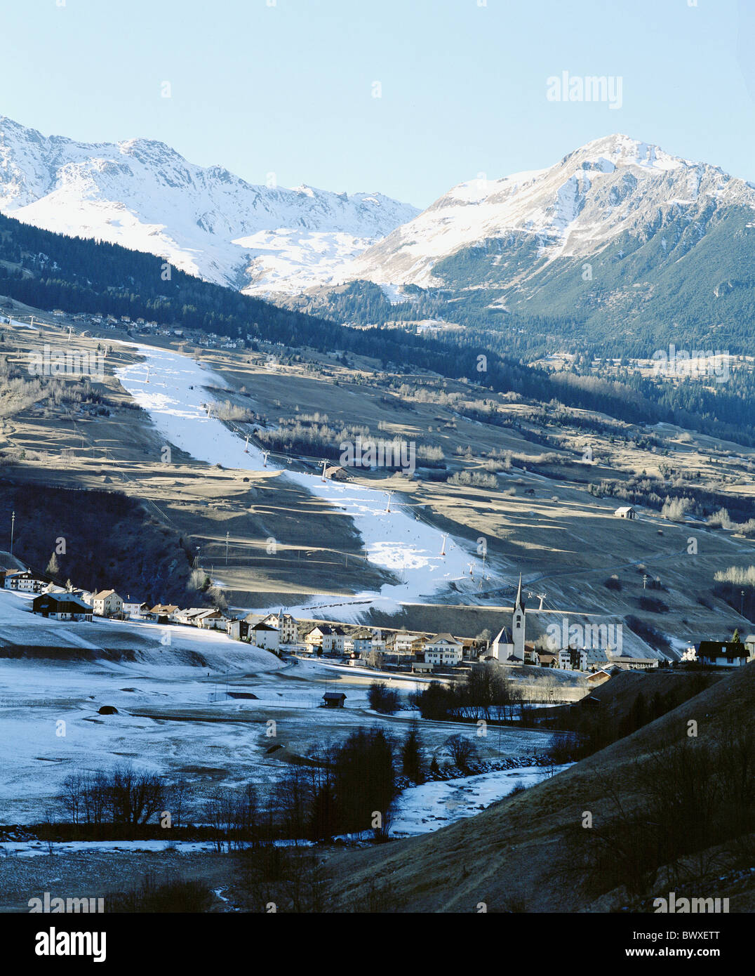 Alpen Schneekanonen Alpen Berge künstliche Beschneiung der Schweiz Europa Wintersport Sport Winter mo Stockfoto