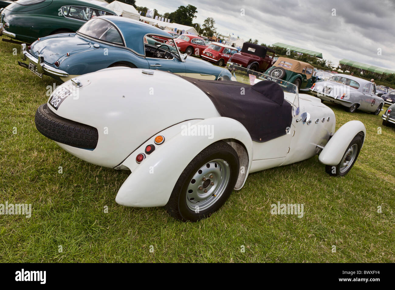 Seltene Healey Silverstone am Goodwood Revival treffen 2010, Sussex, England, UK. Rückseite aus einem anderen Blickwinkel. Stockfoto