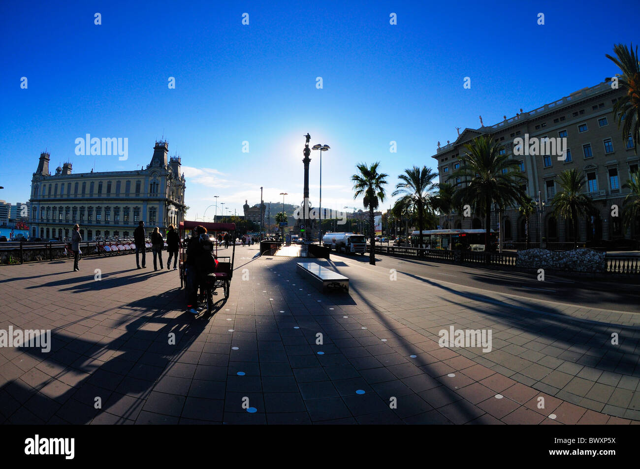 Touristen zu Fuß entlang der Front, Port Vell, Barcelona, Spanien Stockfoto