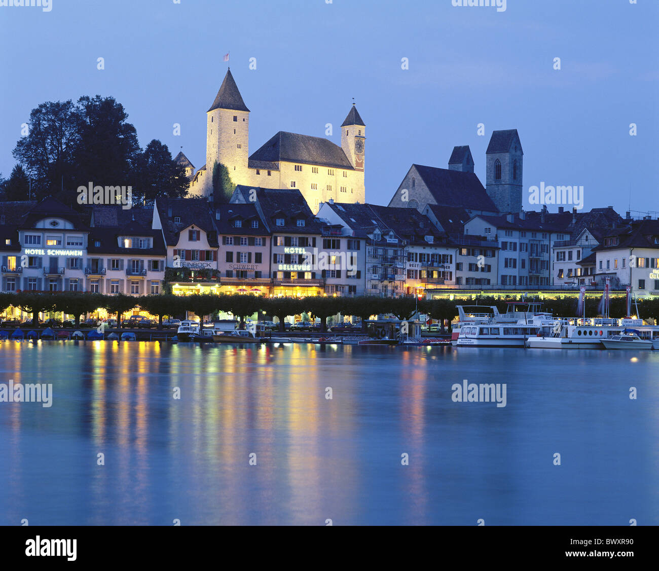 Beleuchtung bei Nacht Rapperswil Schloss Schweiz Europa See Blick Kanton St. Gallen Stockfoto