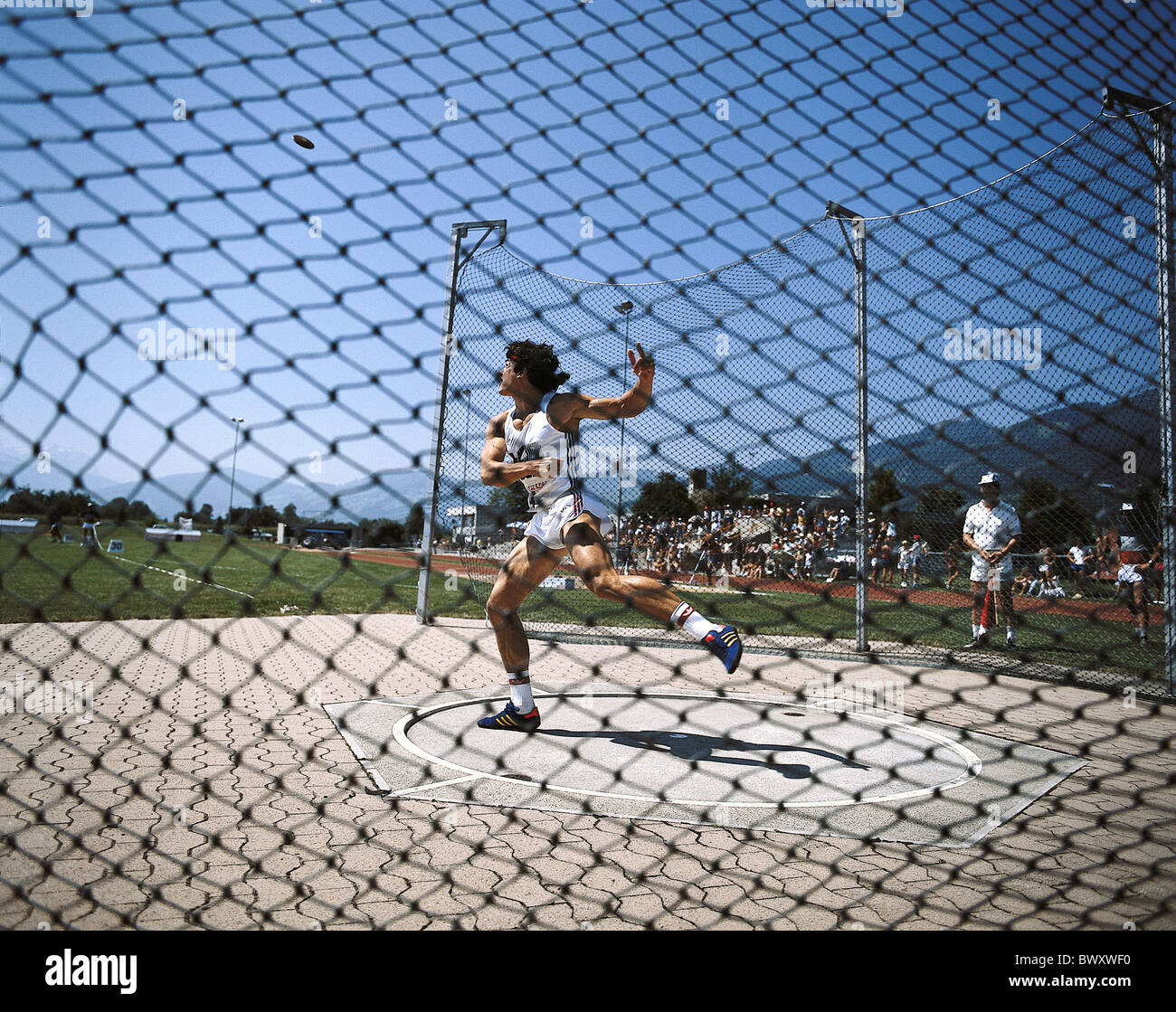 NET Sport werfen Sport Diskus Disk Diskus werfen Discus Throw Leichtathletik Stockfoto