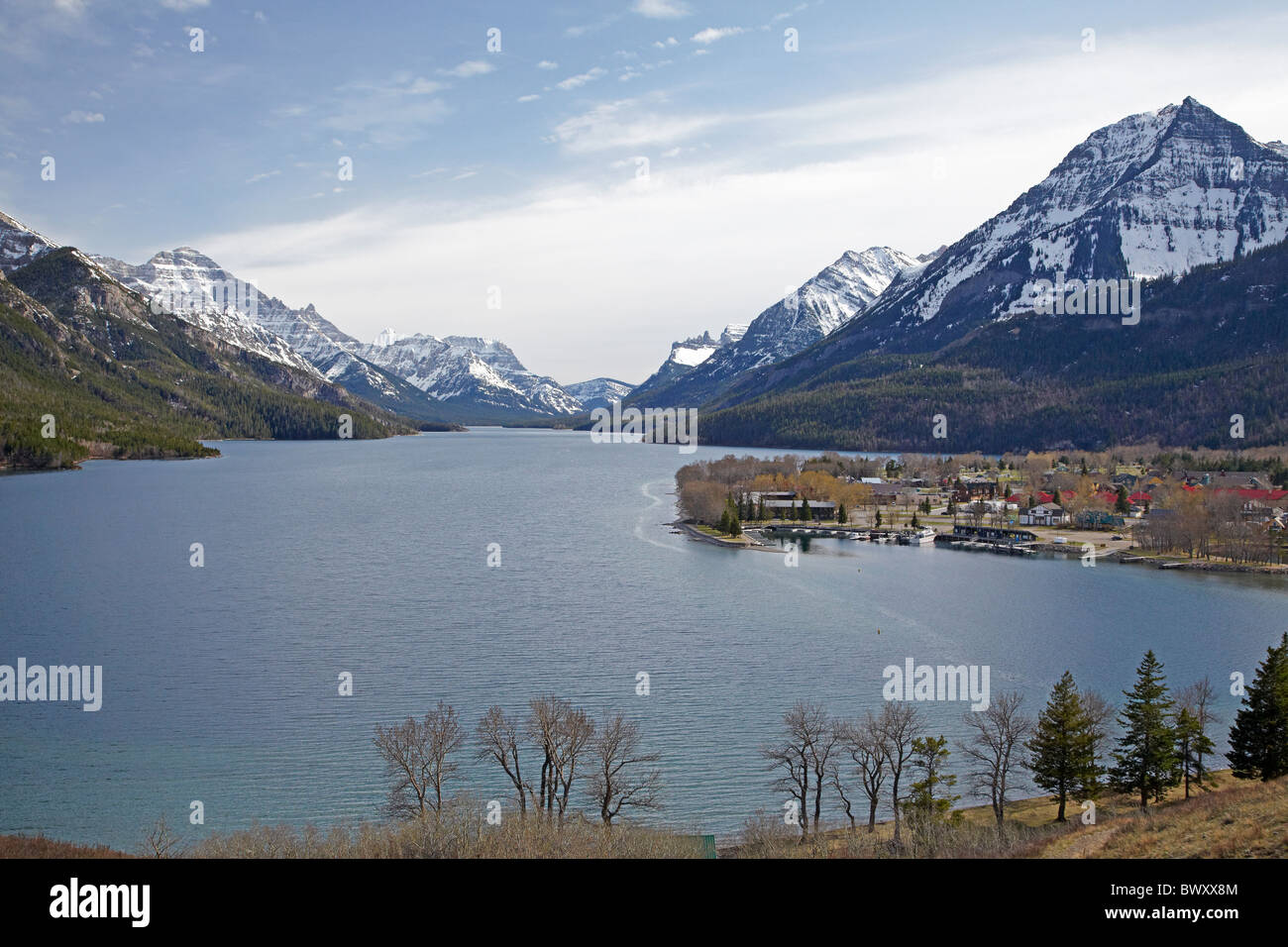 Waterton Lake und Watertown Township, Waterton Lakes National Park, Alberta, Kanada Stockfoto