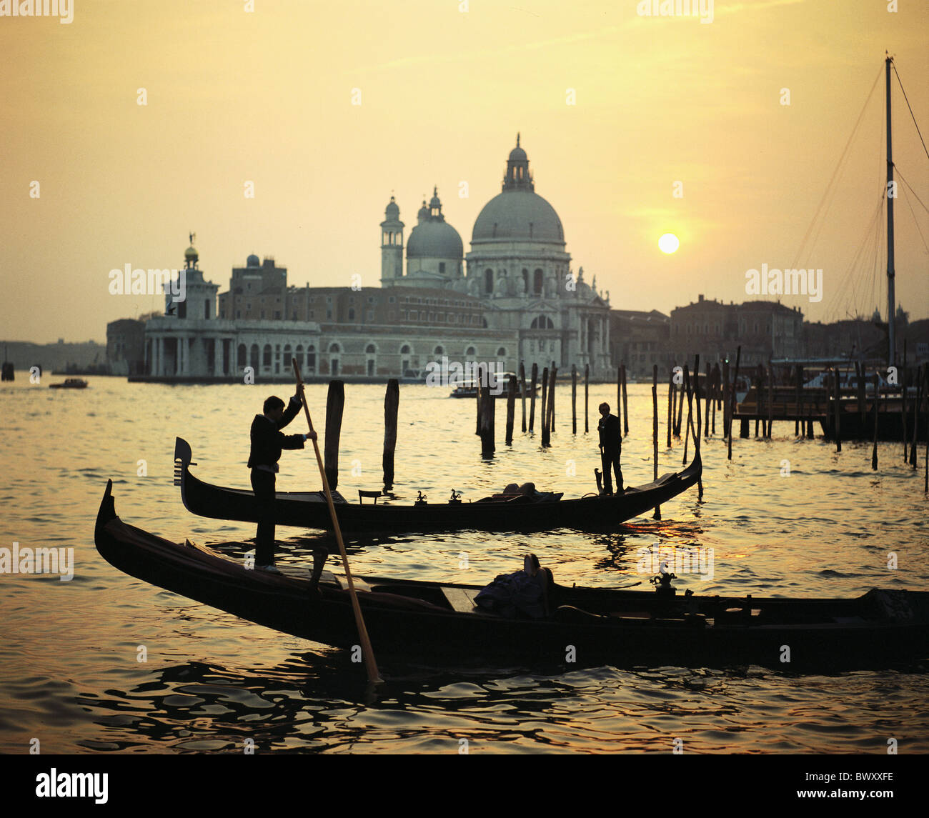Gondeln Italien Europa Maria della Salute Schweden Europa Sonnenuntergang Venedig Stockfoto