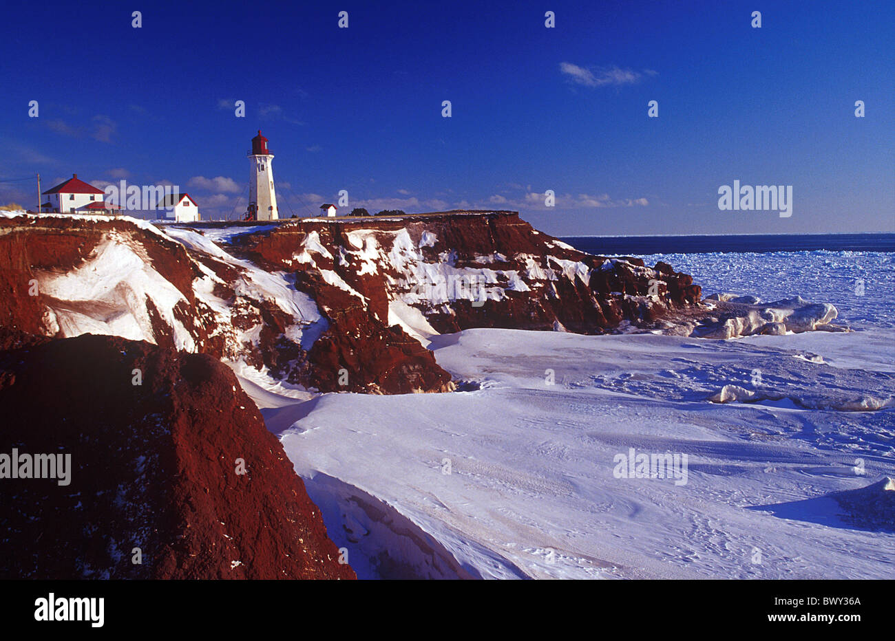 Anse à La Cabane Hochbau Kanada Amerika Klippen Küste Eis Eis bedecken gefrorenen Ile Stockfoto