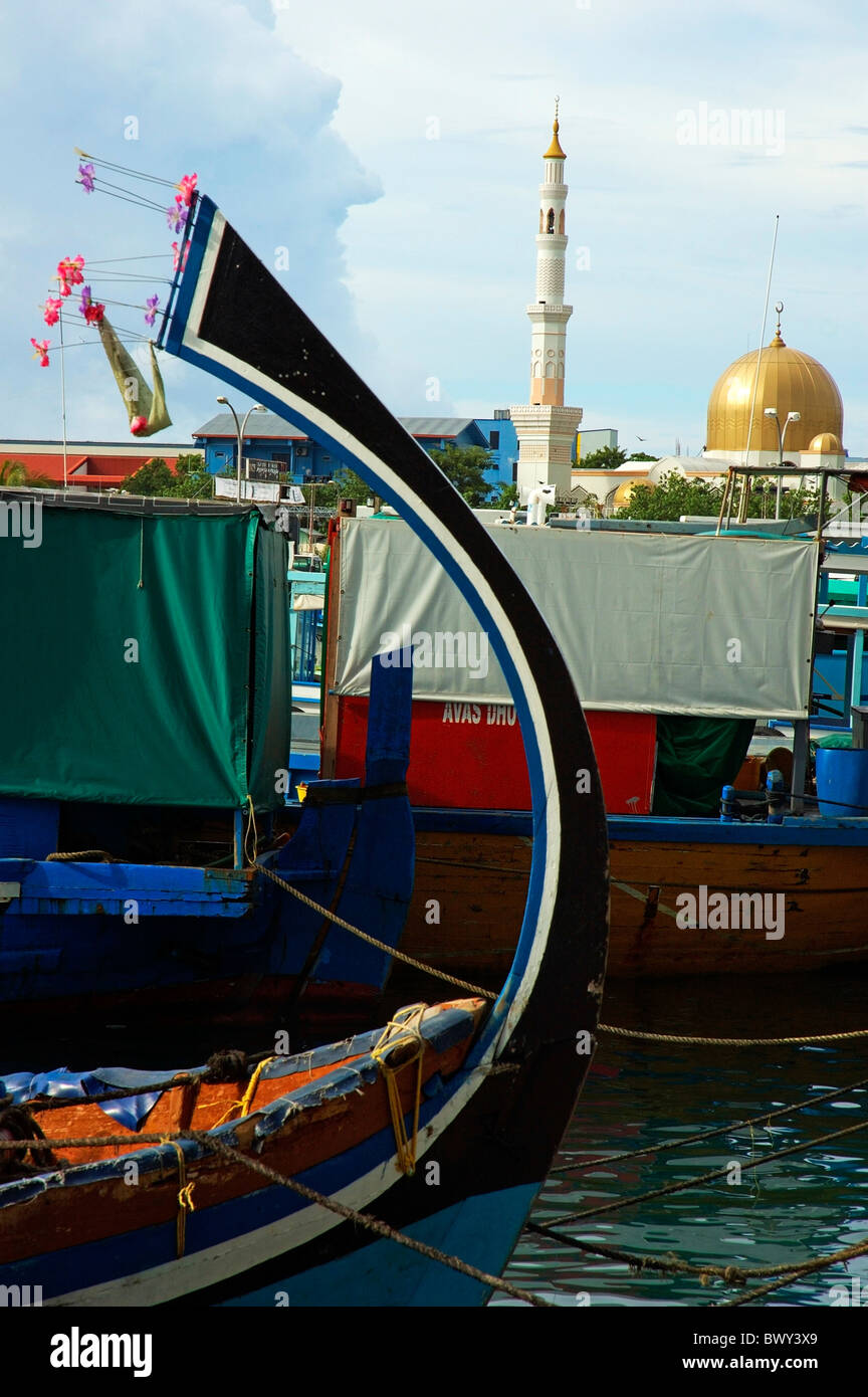Angelboote/Fischerboote vertäut im Hafen, Männlich, Malediven. Stockfoto