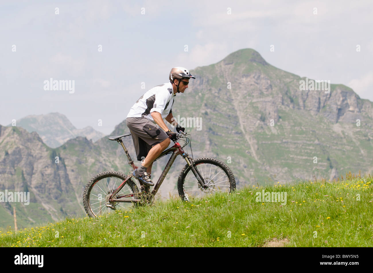 Mountainbiken in der Region Portes du Soleil der französischen Alpen Stockfoto