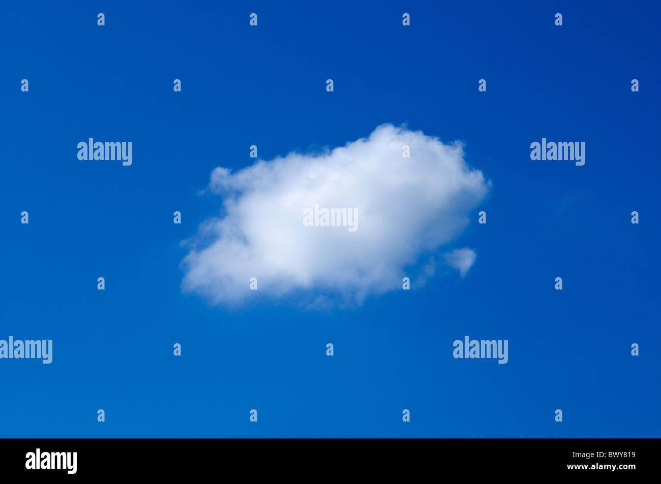 Wolke am blauen Himmel Stockfoto