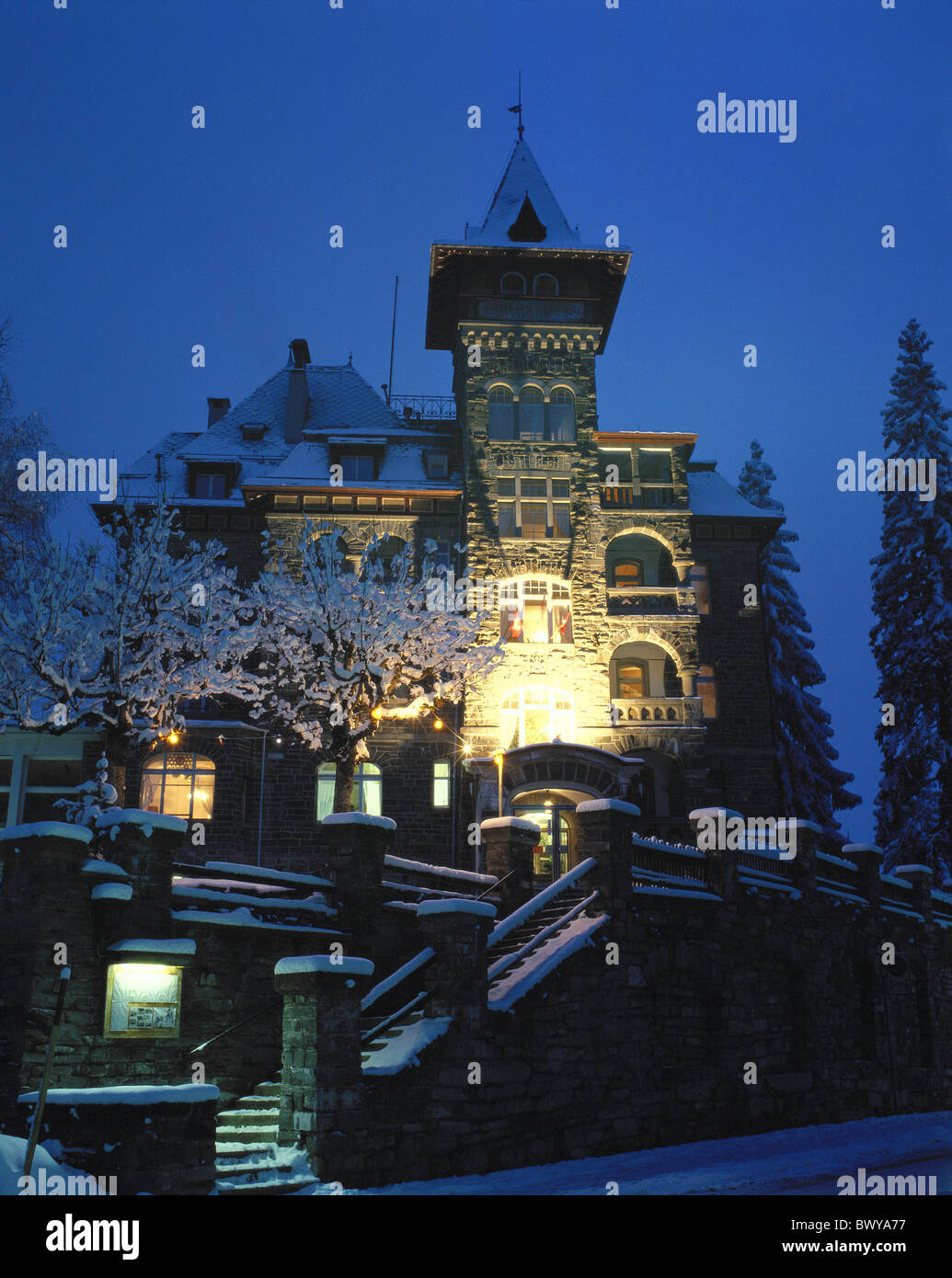 Flims Graubünden Graubünden Hotel bei Nacht Schloss Hotel Schweiz Europa Winter Beleuchtung Stockfoto
