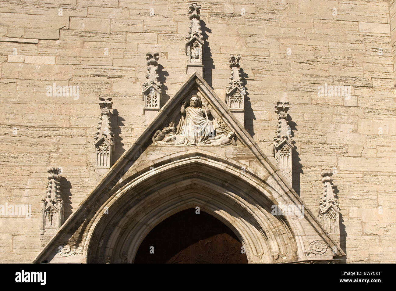 Europa Schweden Gotland Visby Svenska Kyrkan St. Nicolaus lutherische Kathedrale Eingangsbogen Stockfoto