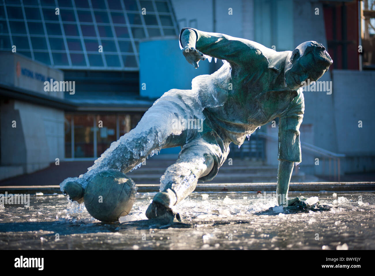 Sir Tom Finney Statue außerhalb Preston North End Deepdale stadium Stockfoto