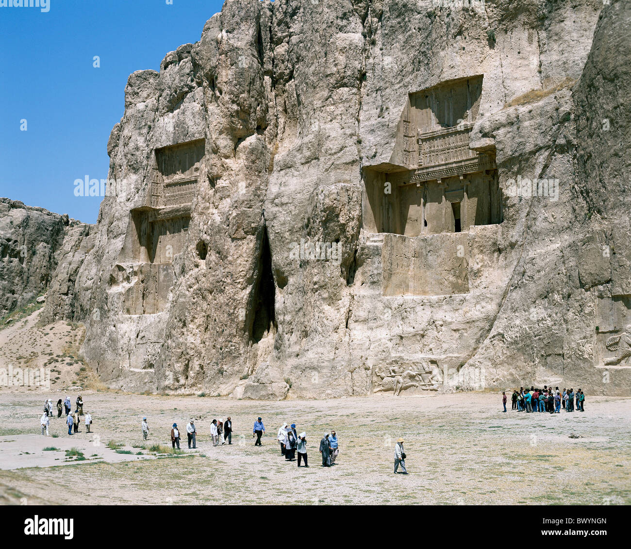 Achaemenische Gräber Rock Iran-Nahost Kultur Naghsh-e Rostam Touristen antike antike Gräber Stockfoto