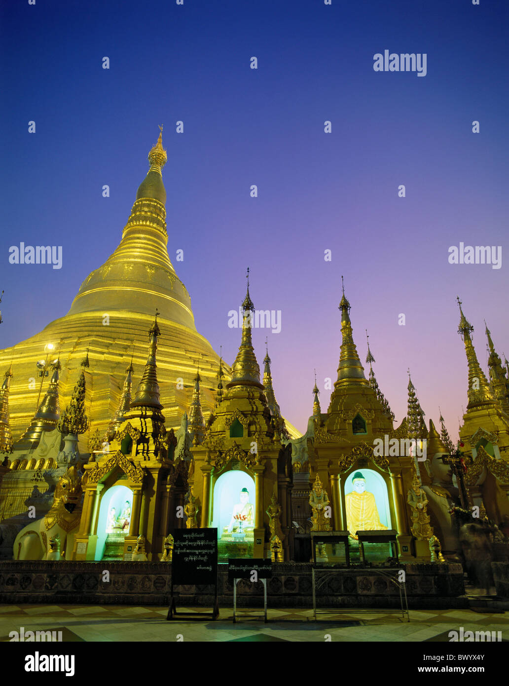 Architektur Asien Burma Asien Buddhismus golden Kulturnacht Myanmar bei Nacht Religion Shwedagon Paya pagod Stockfoto