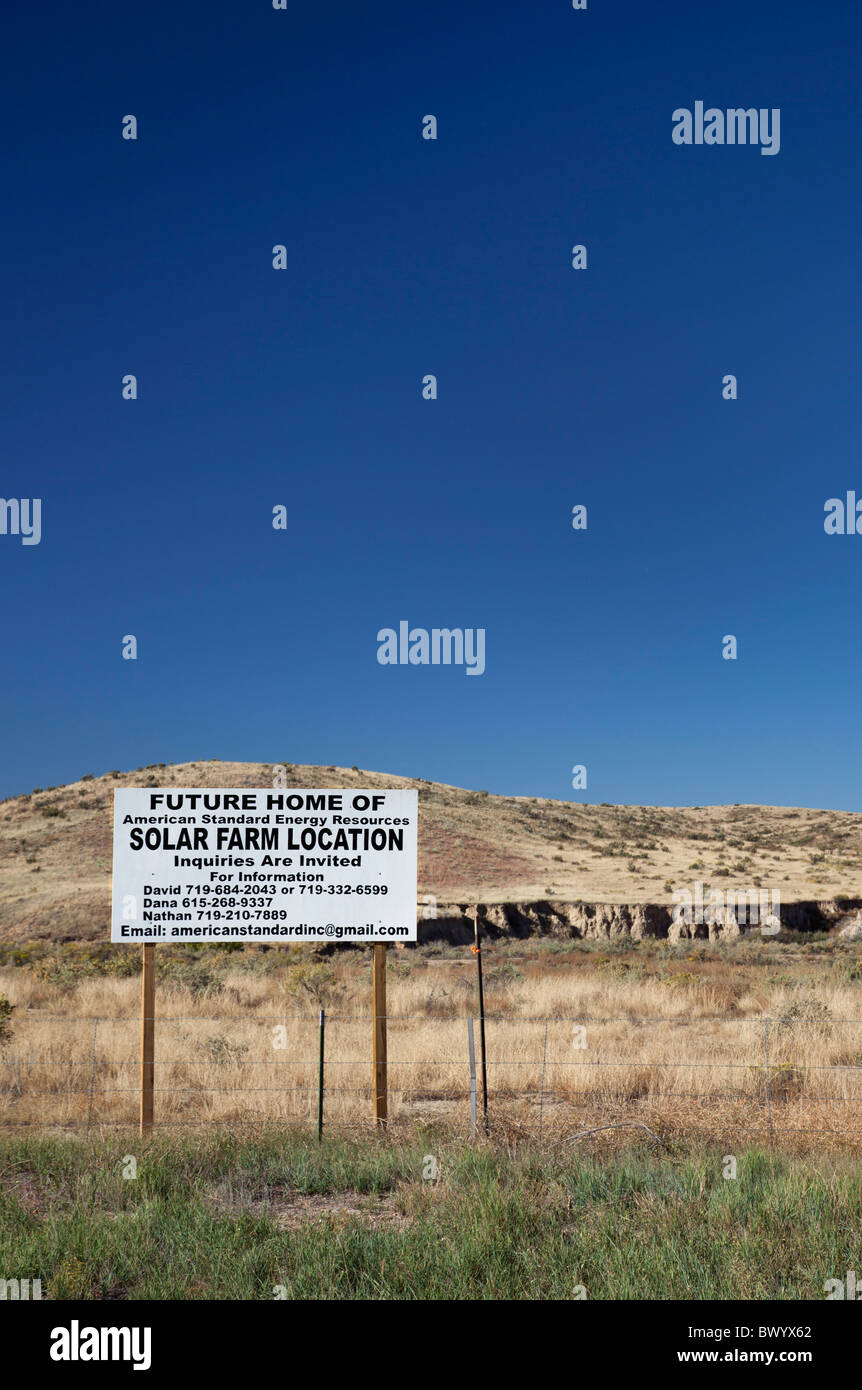 Pinon, Colorado - kündigt ein Zeichen einer zukünftigen Solarpark. Stockfoto