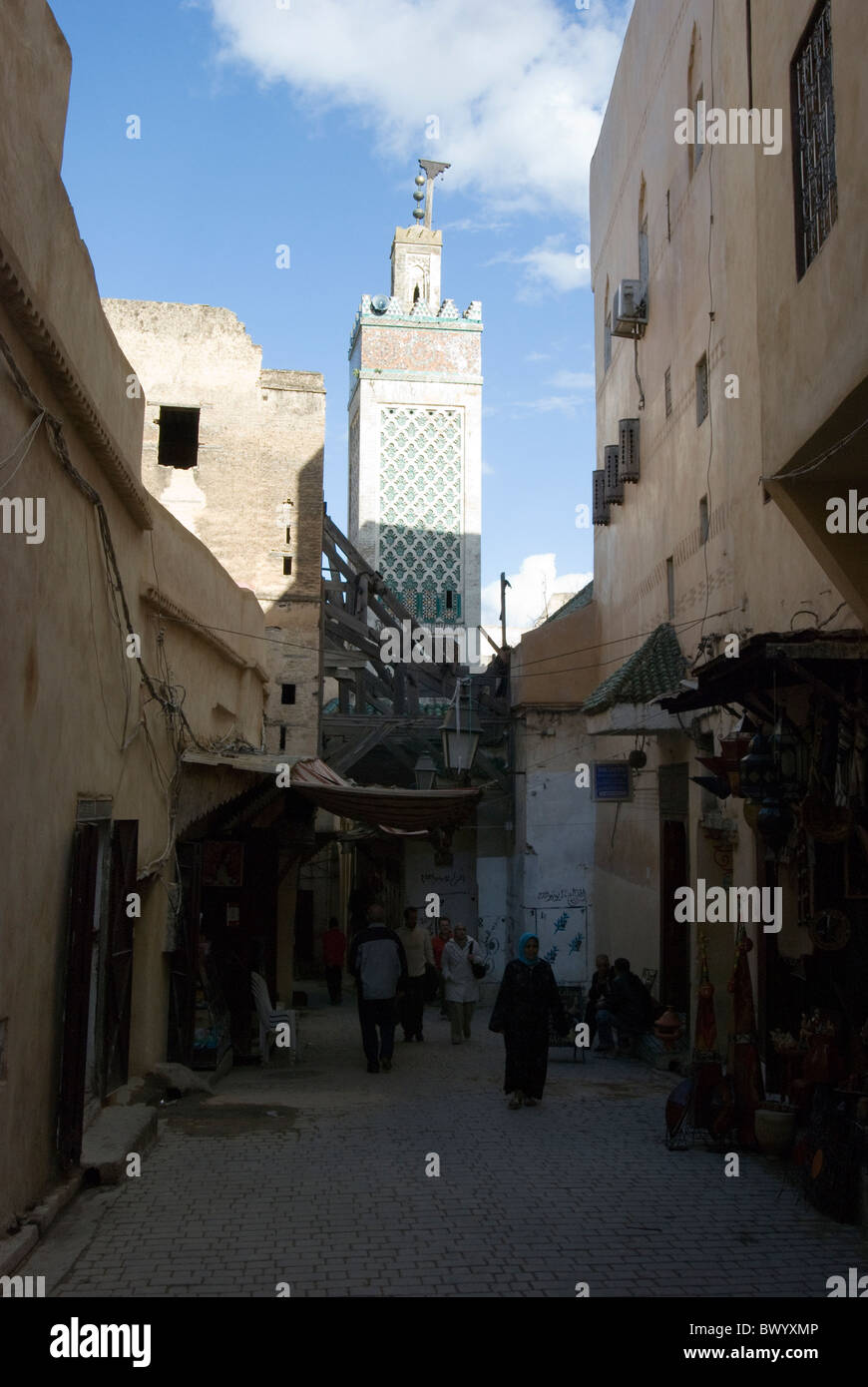 Medina (Altstadt) von Fez, Marokko. Gasse. Stockfoto