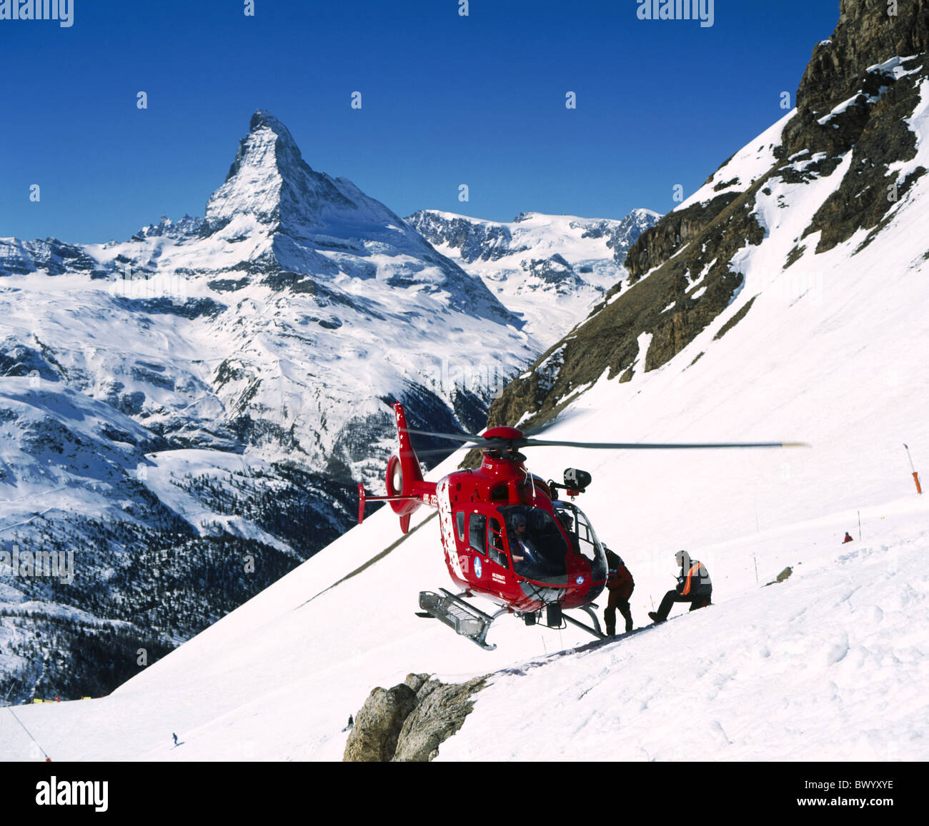 Air Zermatt alpine Alpen Berge Berg Rettung Hubschrauber Helikopter