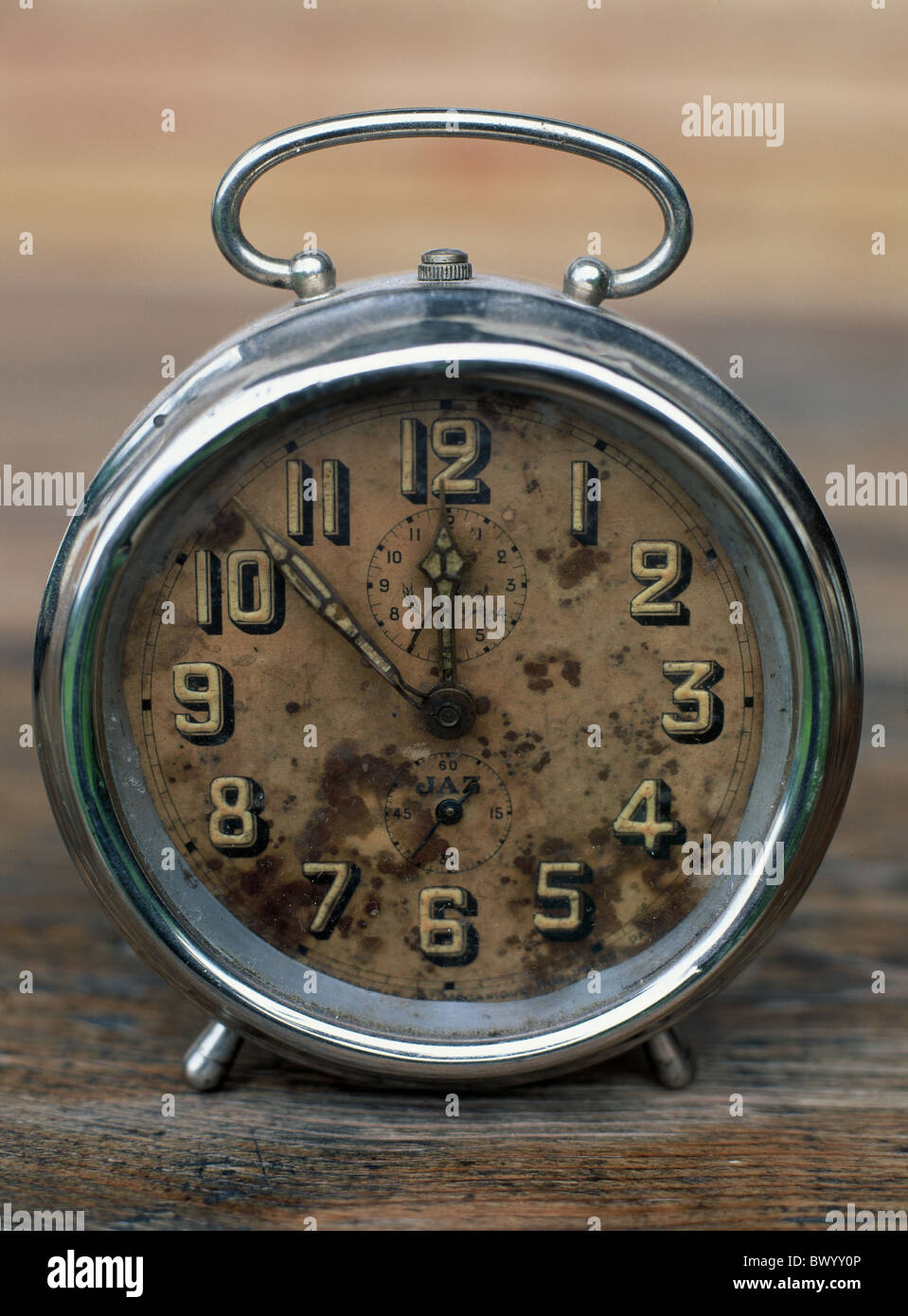 Kaputte Uhr Stockfotos Und Bilder Kaufen Alamy