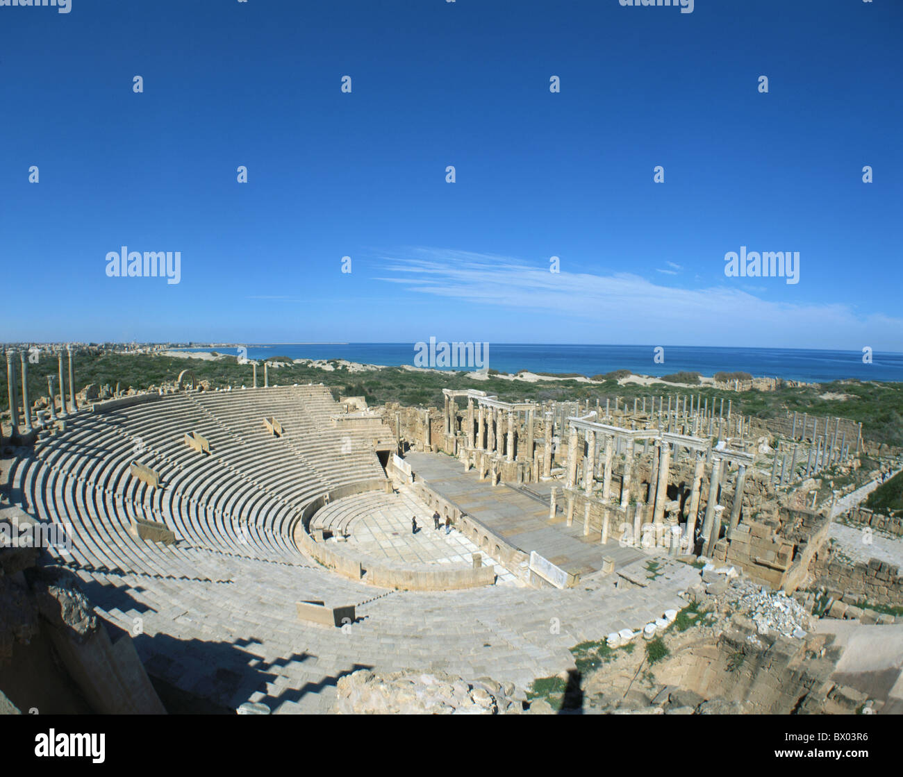 Amphitheater antik antike antike Küste Leptis Magna Libyen Meer Roman Roman Ruinen Übersicht UNE Stockfoto