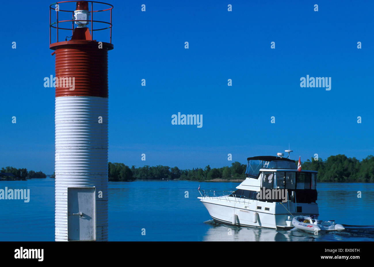 1000 Inseln Boot Kanada Amerika Motor Yacht Gananoque Leuchtturm Ontario Wasser Wasser yach Stockfoto