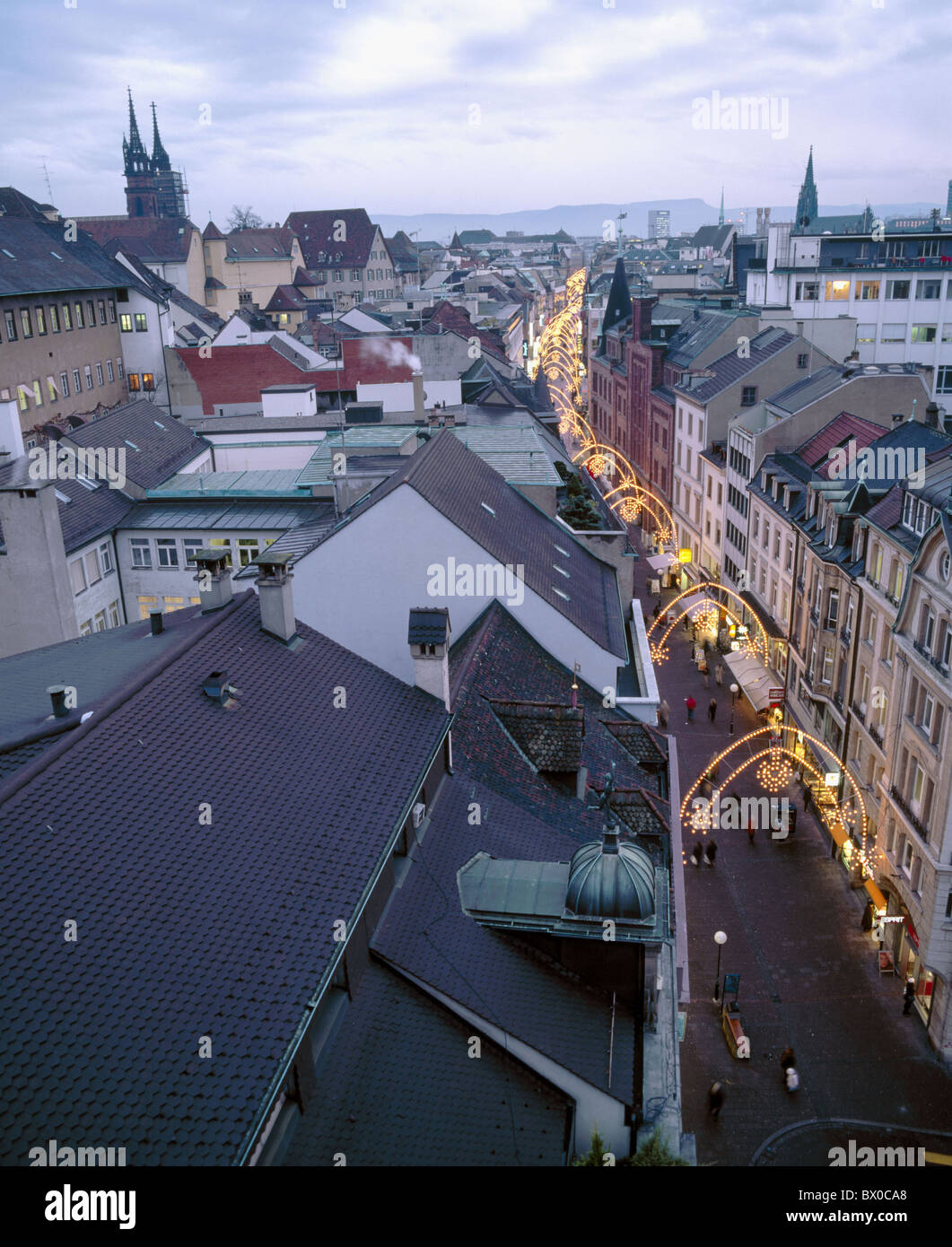 Alte Stadt Basel Basel Schweiz Europa Basel Basel Stadt Stadtbeleuchtung Freie Strasse Schweiz Europa Stockfoto