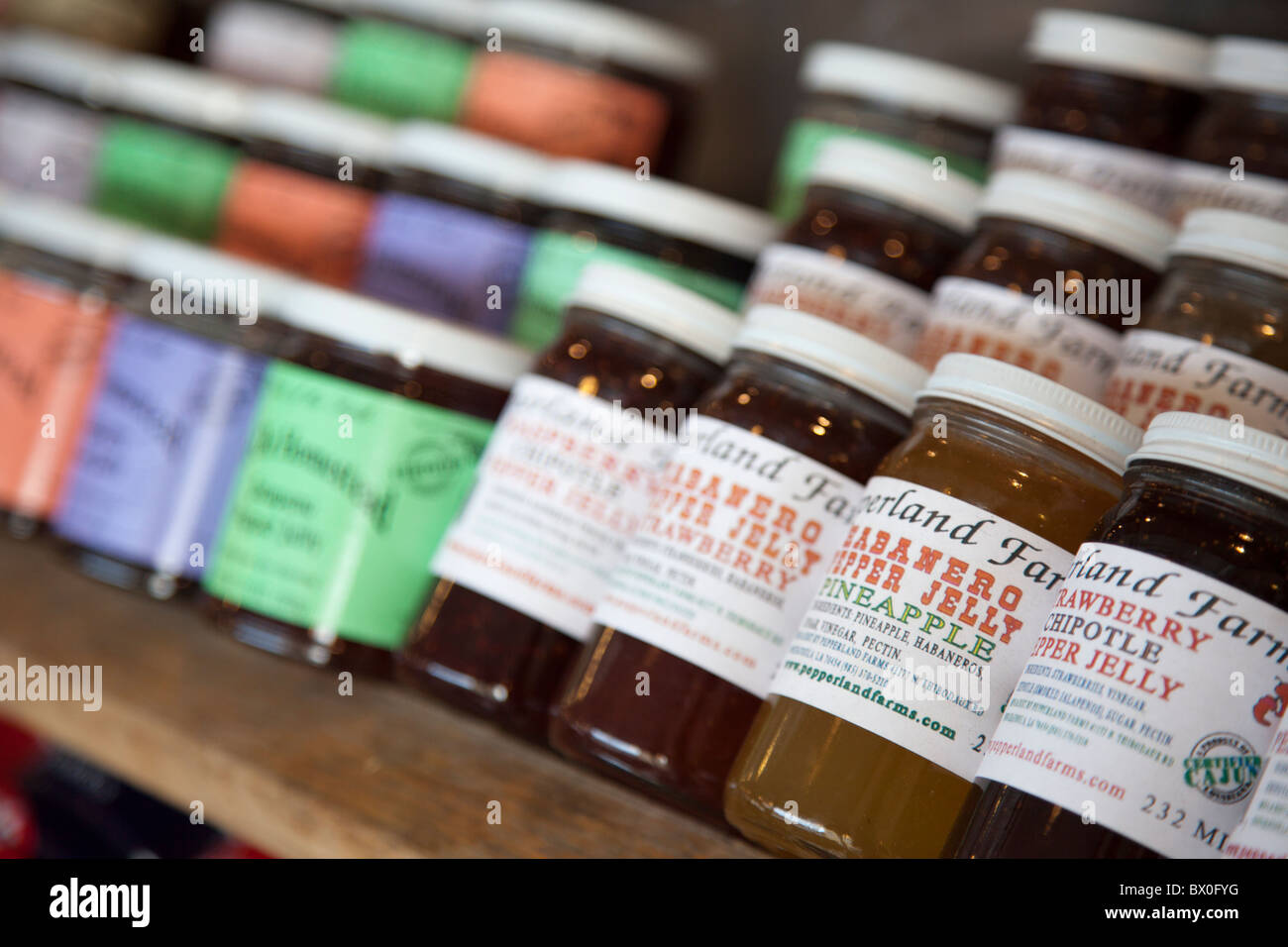 Den französischen Markt im französischen Viertel von Louisiana, New Orleans verkauft Gewürze und Würzmittel für Cajun und kreolische Küche. Stockfoto