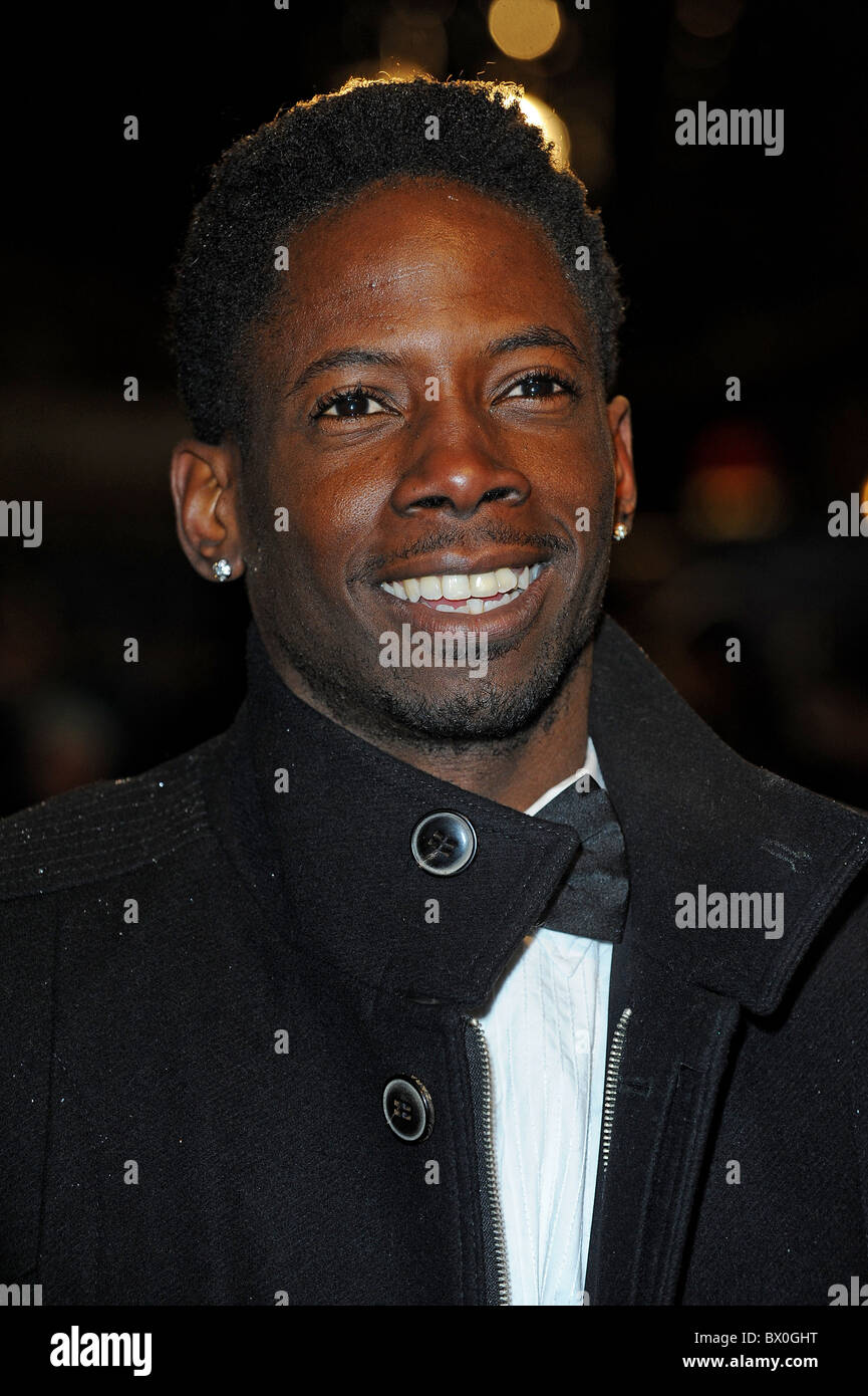 JOHN ADELEYE die Chroniken von NARNIA - THE VOYAGE OF THE DAWN TREADER FILM PREMIERE LEICESTER SQUARE LONDON ENGLAND 30 Novemb Stockfoto