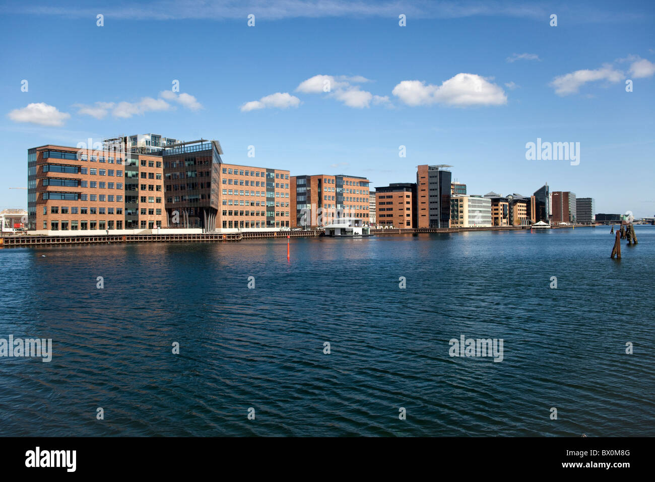 Bürogebäude am südlichen Hafen Wasser. Kopenhagen. Dänemark. Stockfoto