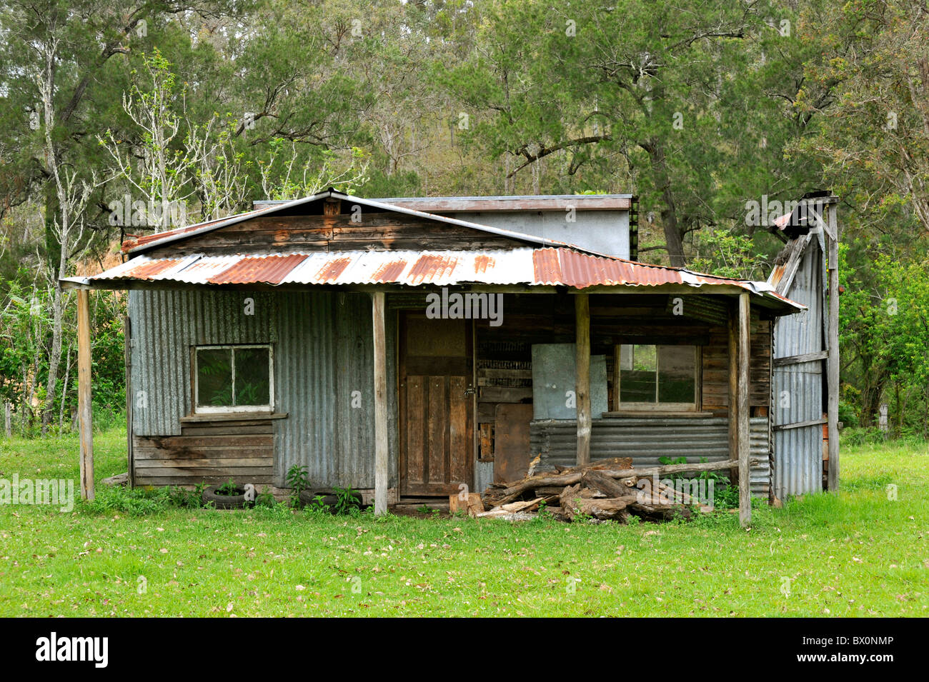 Wellblech-Busch-Hütte in Australien Stockfoto