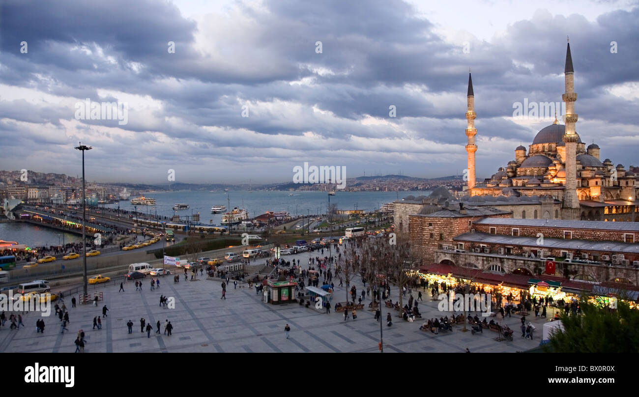 Yeni Moschee, neue Moschee oder die Valide Sultan-Moschee. Istanbul, Türkei Stockfoto