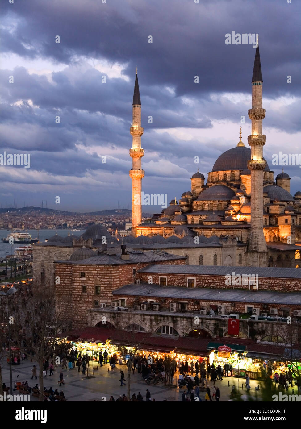 Yeni Moschee, neue Moschee oder die Valide Sultan-Moschee. Istanbul, Türkei Stockfoto
