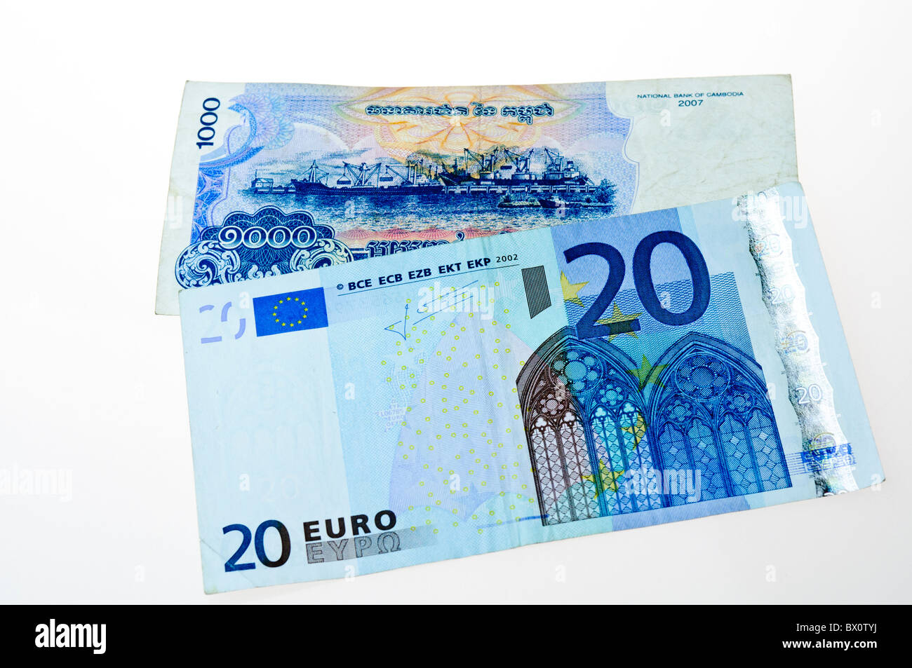 1000 Kambodschanischer Riel Hinweis mit einem 20-Euro-Schein  Stockfotografie - Alamy