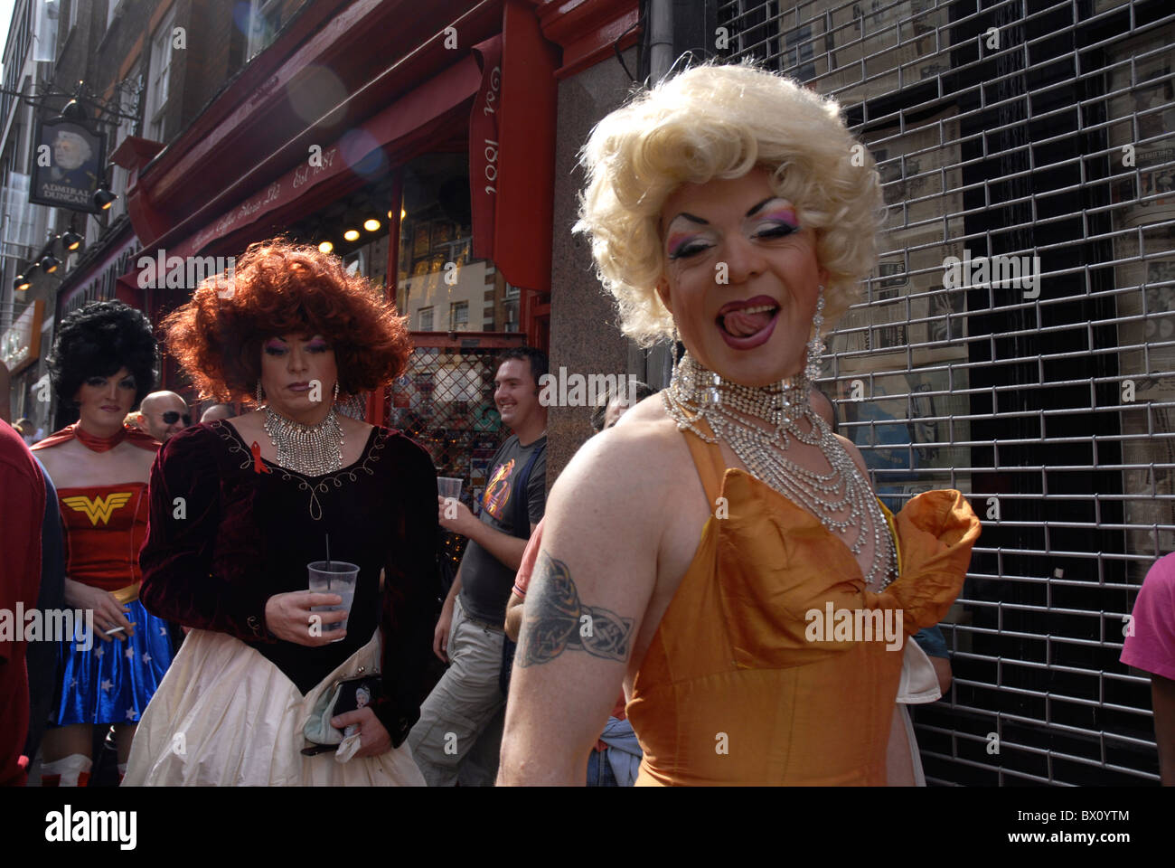 Cross-dressed Frauen in Soho Stockfoto